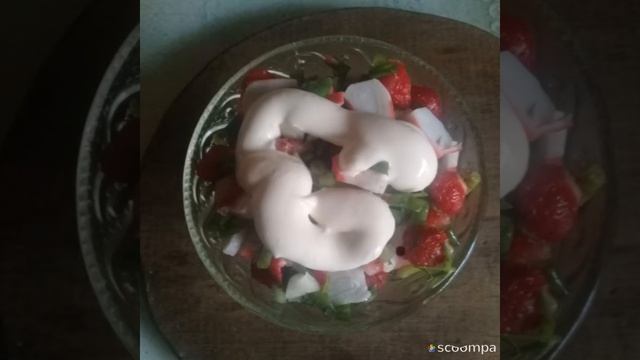 Салат из клубники!Рецепт в описании под видео!