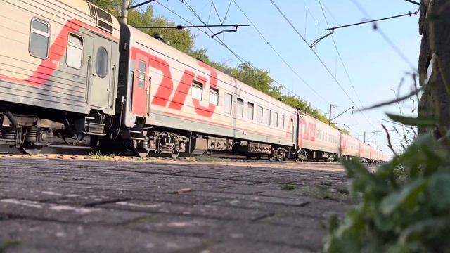 ЭП2К-139 с поездом дальнего следования смотреть онлайн