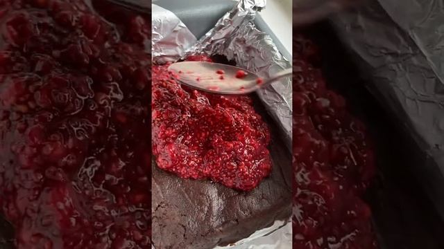 Healthy chocolate cookie dough bars Full recipe in description | #Shorts #keto смотреть онлайн