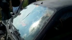 Сабвуфер качает, стекла выбивает