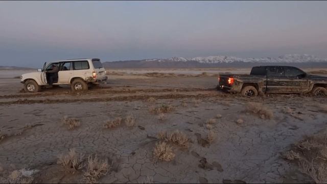 Chevy Stuck In Mud Up To The Bumper Recovered By “Cruiser Guy” From Matt’s Offroad Yuba Lake Video