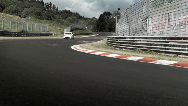 El Toyota Prius PHEV sets Nürburgring lap record смотреть онлайн