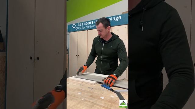 Découper une lame de PVC смотреть онлайн