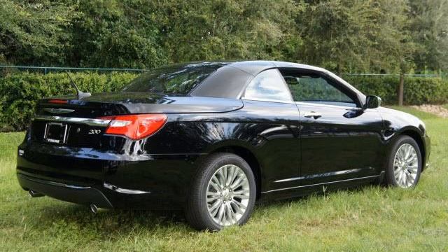 2013 Chrysler 200 Convertible Bradenton FL смотреть онлайн