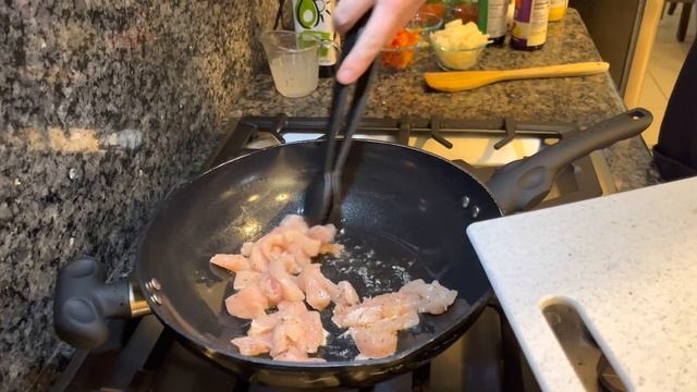 Chicken Stir Fry with Pad Thai Noodles 🍜 смотреть онлайн
