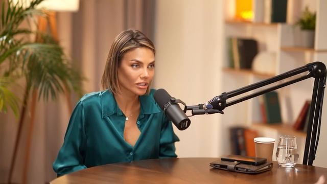 Эсмер Омерова-страшный сон дочери миллиардера, на что живёт и с кем сейчас в отношениях смотреть онлайн