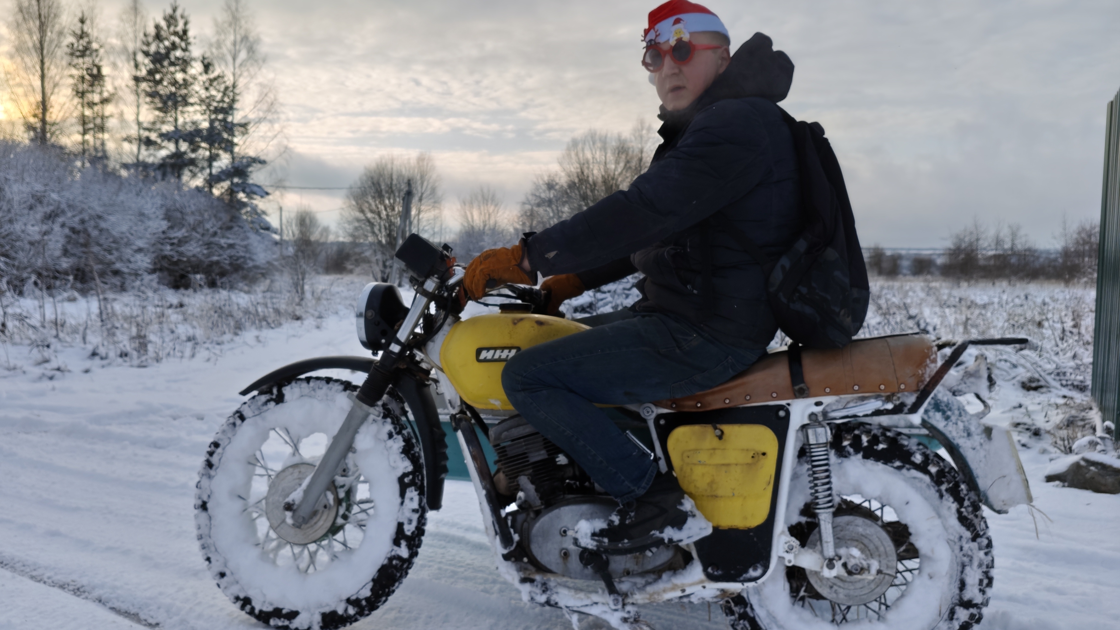 В Новый Год на мотоцикле ИЖ Планета 🧑🎄🐝🏍️ смотреть онлайн