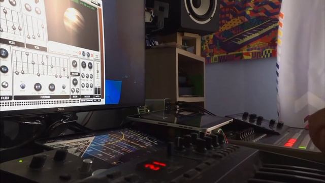 iOS Moog Model 15 | Korg Gorillaz iElectribe | Quadrivium | errorInstruments brokenTapeSimulator смотреть онлайн