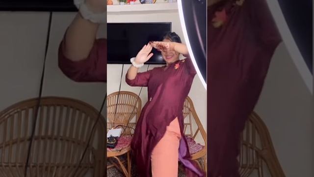 Beautiful Sweet Young Girl Home Dance смотреть онлайн