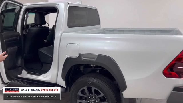 2022 Toyota Hi-Lux 2.8 D-4D Invincible X смотреть онлайн