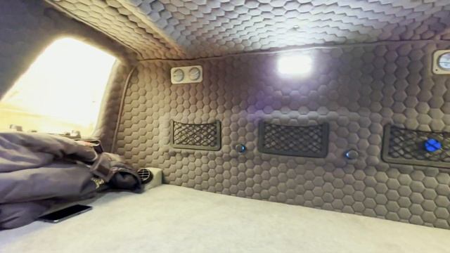 Эксклюзив! Спальник на МАН дубль кабина! смотреть онлайн