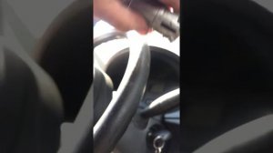 Заклинил замок зажигания на рено логан не вытаскивается ключ