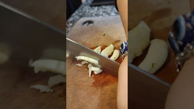 Чесночный хлебушек #жизньвпортугалии #готовимдома #вкусно смотреть онлайн