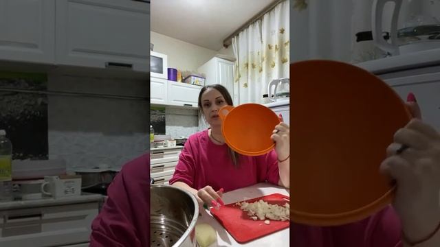 СИБИРСКИЙ ВИНЕГРЕТ в прямом эфире! ГОТОВЛЮ УЖИН… рулеты с луком и тушеная капуста смотреть онлайн