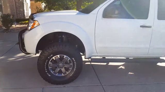 2016 Nissan Frontier. 6" lift. 295 75r16 BFG'S. 1.5" wheel spacers. AVS bugflector. Aires Bull Bar. смотреть онлайн