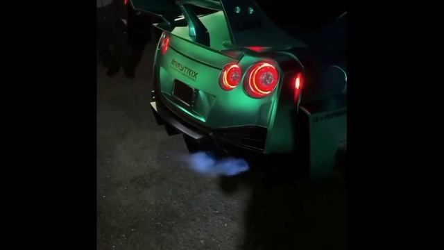 3000Hp Twin Turbo Nissan GTR R35 Straight Pipe