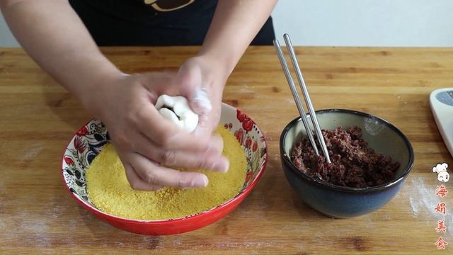 红豆糯米炸糕学会这样做，再也不用出去买了，外酥里甜真好吃【海娟美食】 смотреть онлайн