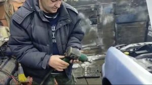 Как снять АКПП на Nissan March в кузове К11 с двигателем CG10 за 5 минут