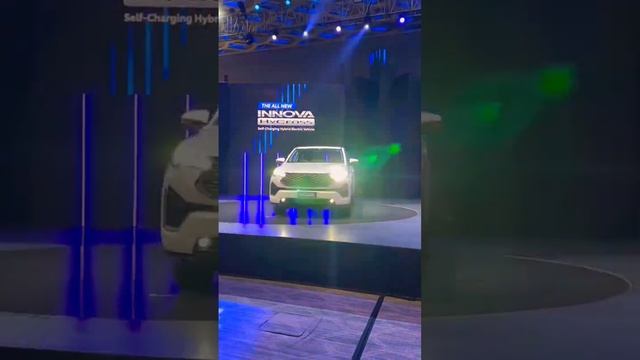 2023 Toyota Innova Hycross launched with 21 kmpl mileage смотреть онлайн