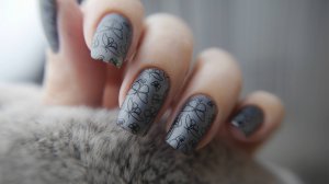 Маникюр матовый металлик, стемпинг дизайн (обычный лак)