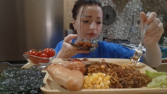 MUKBANG🍜HOT Chicken Flavor Ramen🌶Ответ на❓Мукбанг Не Асмр смотреть онлайн