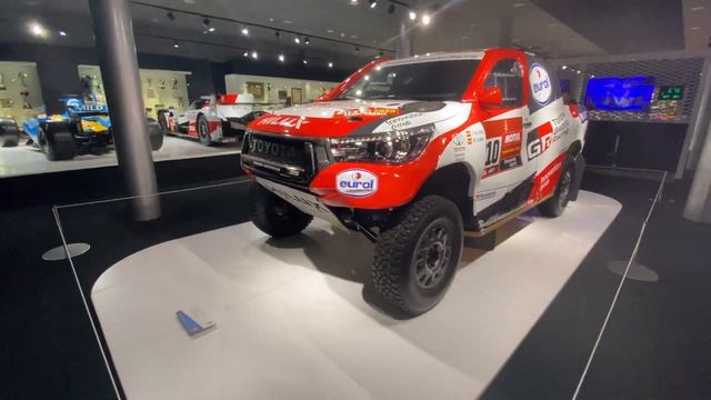 Toyota Hilux Gazoo Racing V8 | Dakar 2020 | Fernando Alonso / Marc Coma смотреть онлайн