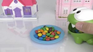 Ам Ням и маленький Ам Ням ищут шоколадки. Мультики для детей.