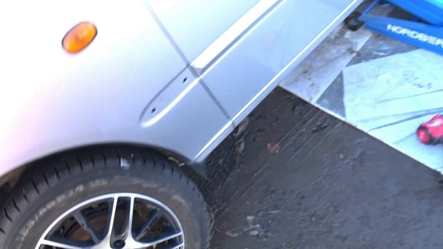 Замена колёс на Hyundai Accent новым инструментом смотреть онлайн