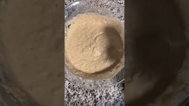 VEGAN & GLUTEN FREE! EASY 5 INGREDIENT BANANA WAFFLES 🍌 смотреть онлайн