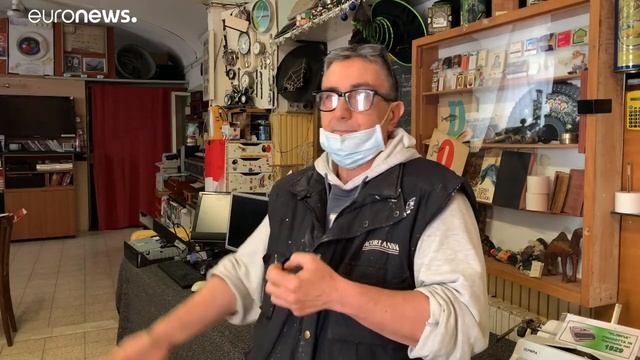 Италия: работал "по-черному" - живи без госпомощи смотреть онлайн