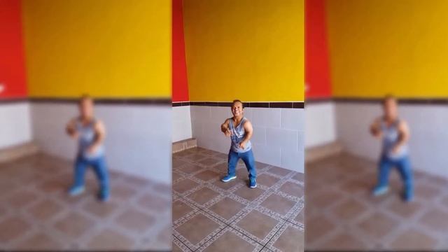 Manuel Giralt Dancing | The Less I Know The Better - Tame Impala смотреть онлайн