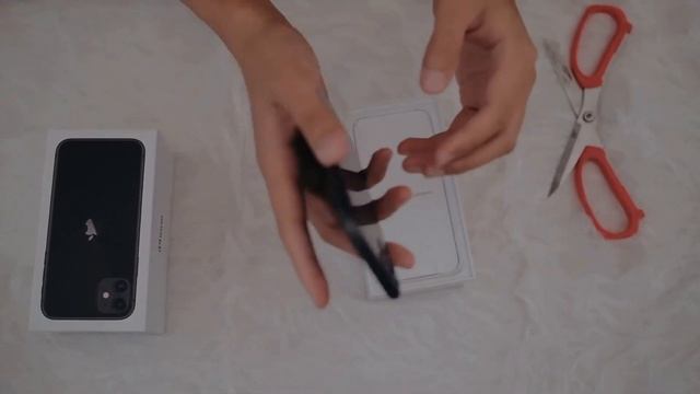 终于换新手机啦！人生第一个苹果！Excited IPHONE 11 Black Unboxing！简单的IPHONE 11 128GB开箱！第一支Youtube影片！(1080P 60FPS)