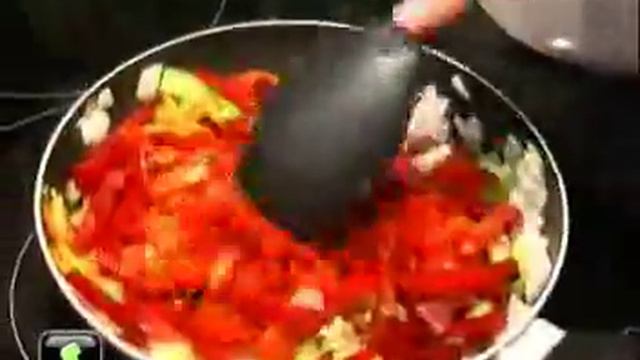 Украинский борщ! Ukrainian red-beet soup смотреть онлайн