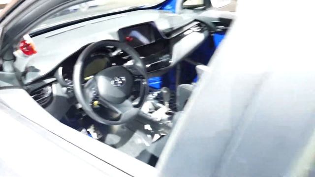 New 2018 Custom Toyota C-HR R-Tuned - 2017 LA Auto Show, Los Angeles, CA смотреть онлайн