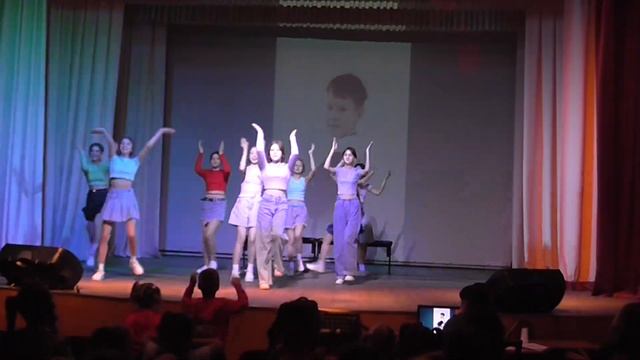 Эстрадная группа " Крутые девчонки" - ТАНЕЦ смотреть онлайн