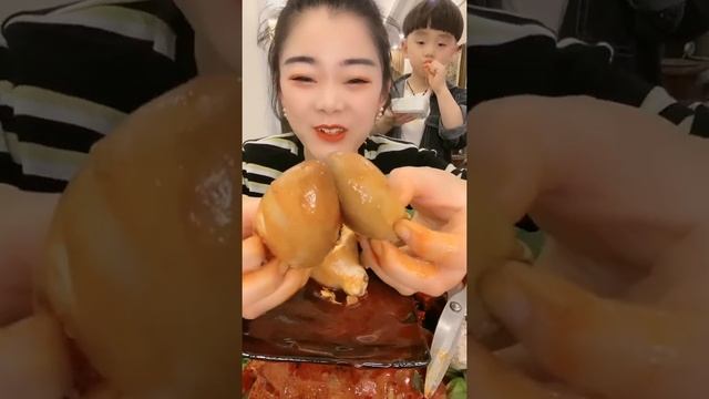 SUB)Fried Jokbal, spicy buckwheat noodles(makguksu) and rice balls Mukbang ASMR Korean Eating Sound смотреть онлайн