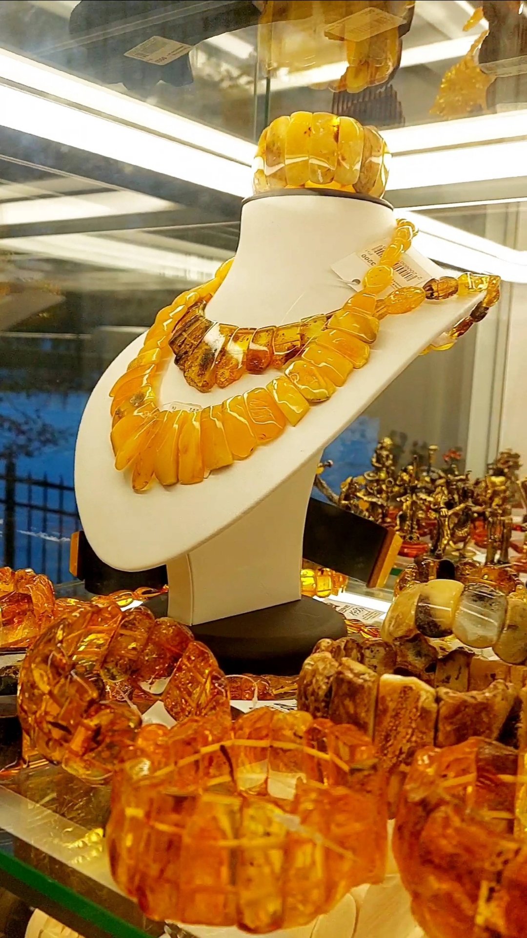 Калининград 👉 как же без янтаря? 😊 Шопинг в отпуске #калининград #янтарь смотреть онлайн