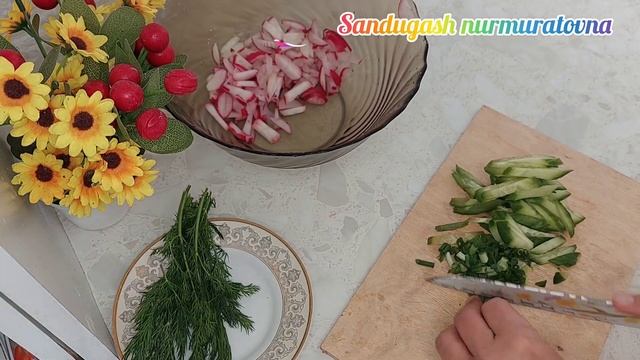 Редиска салат. Салат из редиски и Огурца. Витаминге толы салат. Қазақша рецепт. смотреть онлайн