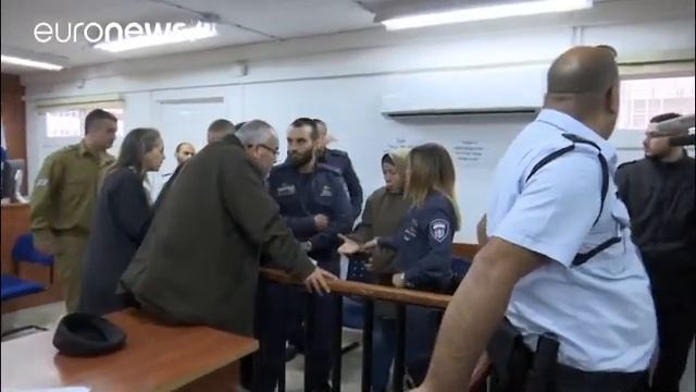 Палестинская активистка останется под стражей смотреть онлайн