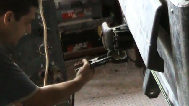 Действието на обратния чук смотреть онлайн