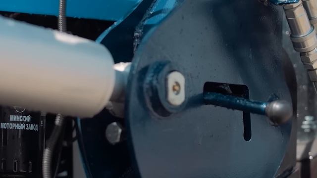 Фронтальный погрузчик Универсал 800 VIP (Большая Земля) на МТЗ смотреть онлайн