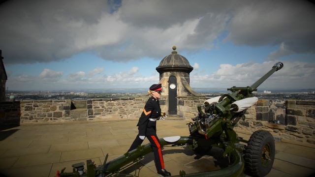 Edinburgh Castle - One o'clock Gun смотреть онлайн