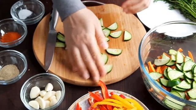 Салат по- корейски с не обычным вкусом. Вы приготовьте,потом спасибо напишите смотреть онлайн