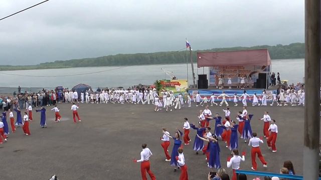 Эстрадная группа " Крутые девчонки" - Край родной смотреть онлайн