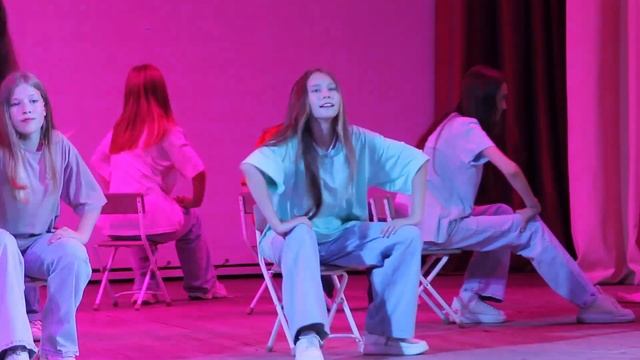 Группа " Крутые девчонки" - Танец смотреть онлайн