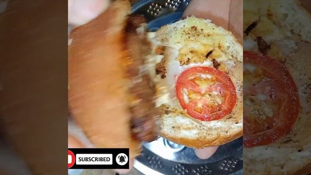 Cheese Burger 🍔 And Chilli Potato 😋!! Foodie monu ❣️#shorts #recipe #youtube #youtubeindia #foodie смотреть онлайн