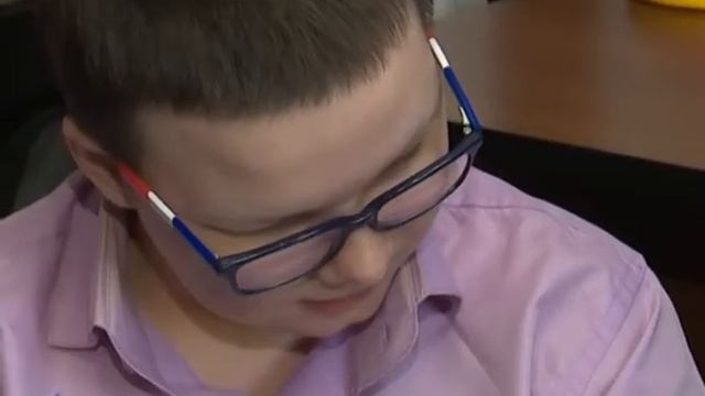 В гости с подарком 6+ смотреть онлайн