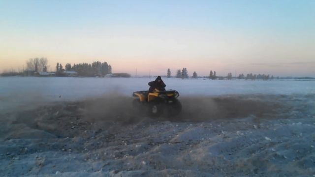 2012 Can-Am Outlander 1000 Cyclones смотреть онлайн