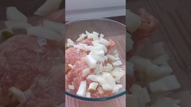 Чебуреки #shorts #чебурекирецепт #чебурекисмясом #чебурек #чебурекнакефире смотреть онлайн