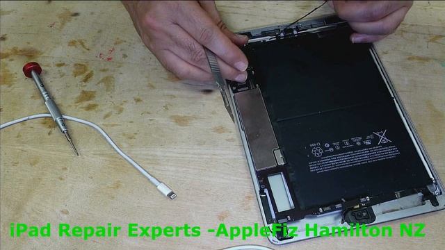 iPad battery Stuck on 1% Not charging | Ipad repair Hamilton New Zealand | AppleFix смотреть онлайн